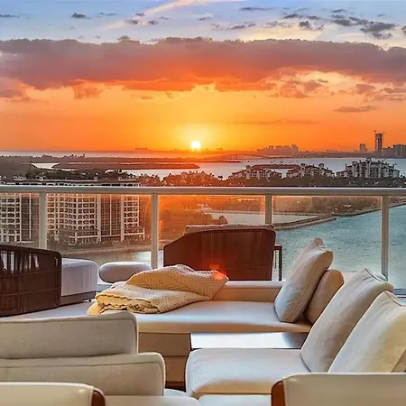 Exquisite Double-Unit Condo With Oceanfront Views